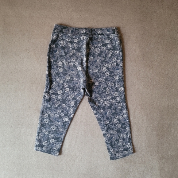 Gap Girl Grey/White Rose Leggings Size 2 Years - Picture 2 of 3